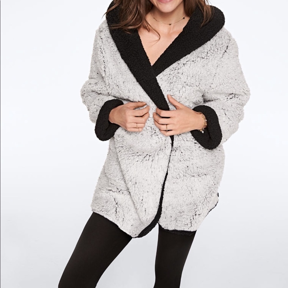 New Victoria's Secret VS Pink Sherpa Reversible Cardigan M/L